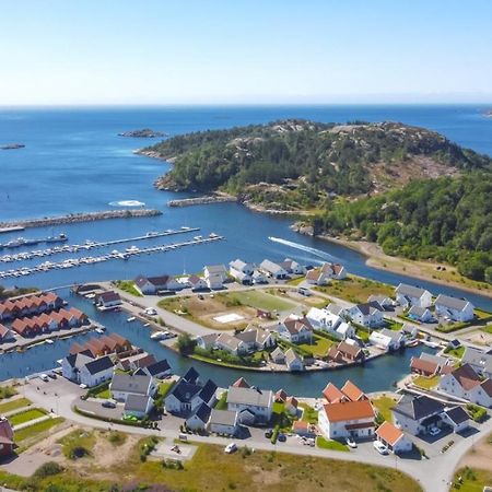 Apartment With Boat Spangereid Экстерьер фото