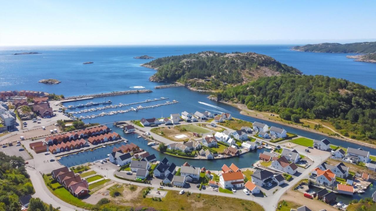 Apartment With Boat Spangereid Экстерьер фото