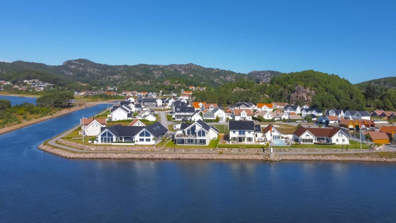 Apartment With Boat Spangereid Экстерьер фото